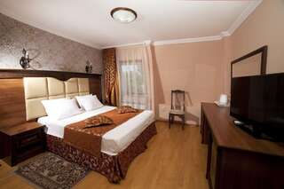 Гостиница Крас Отель Resort & Spa Ессентуки Стандартный двухместный номер с 1 кроватью или 2 отдельными кроватями-1